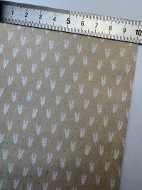 Зайцы на бежевом