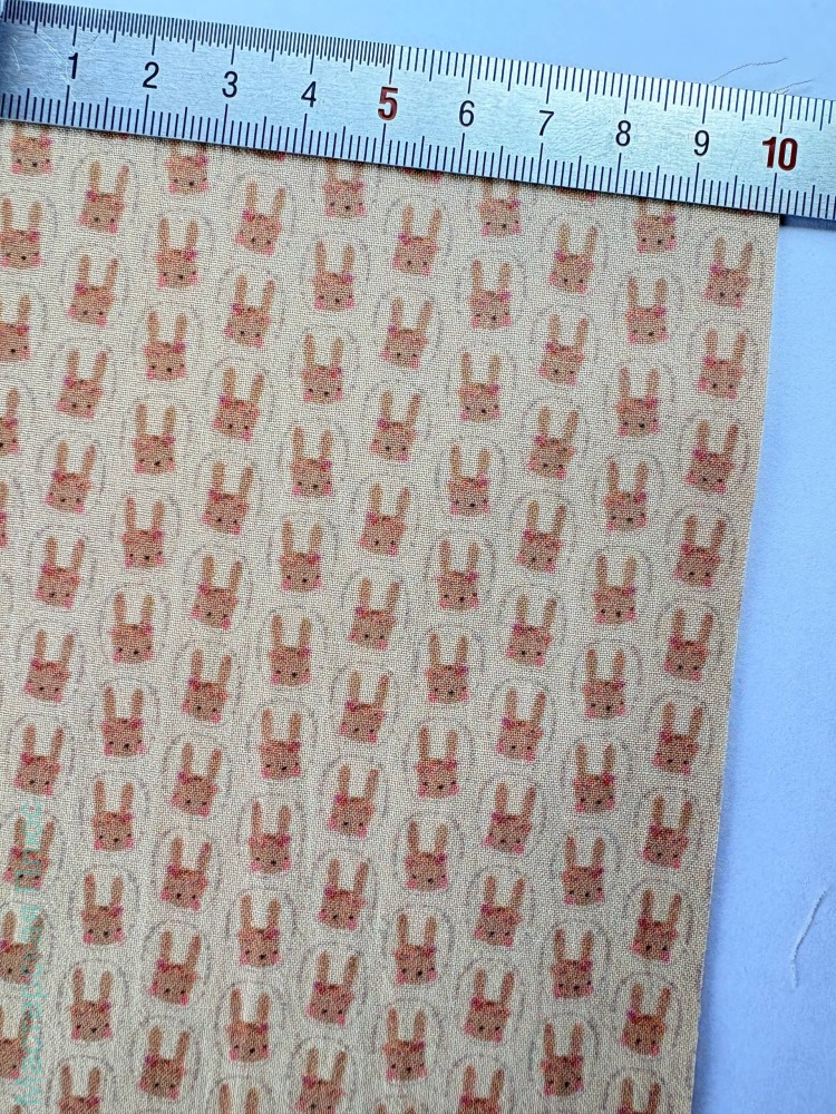 Бежевый 16 Зайка в веночке