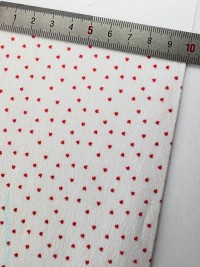 Сердечки красные на белом