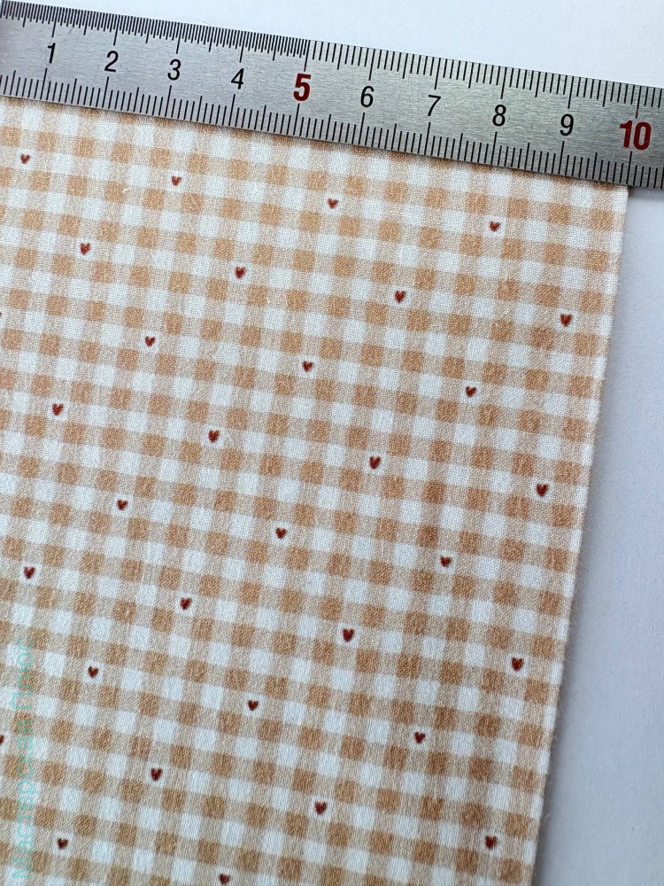 Клетка с сердечками
