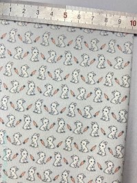 Зайка с морковкой